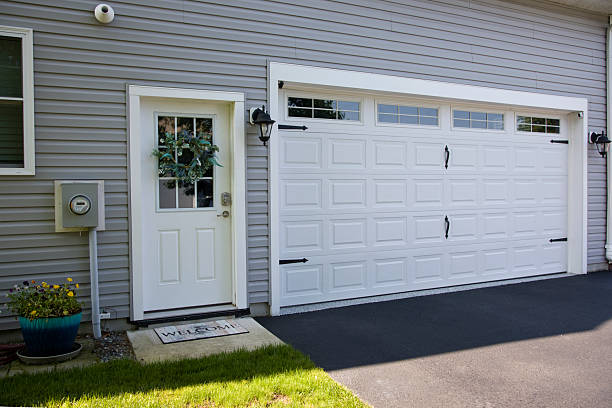 24/7 Emergency Garage Door Panel Replacement experts in Bradford, OH